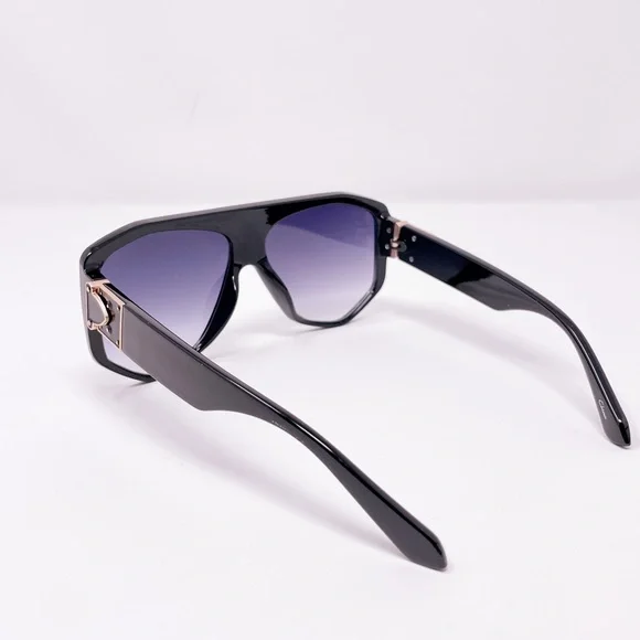 🚨Vacation Bundle🚨 SUNGLASSES, HAT, EARRINGS AND BEACH TOWEL - Picture 14 of 16